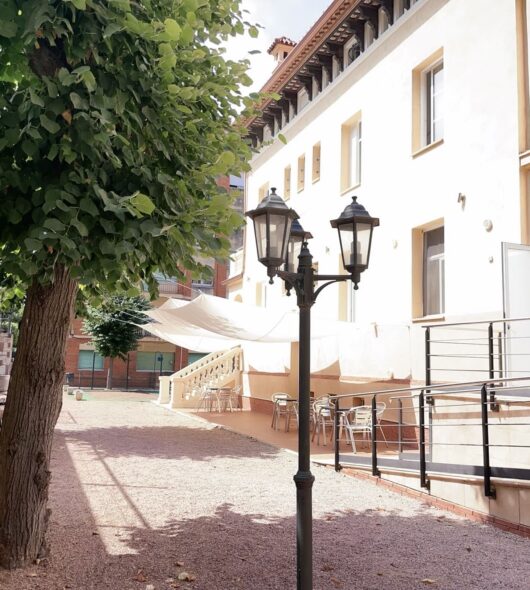 terraza exterior residencia Ángelus